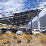 Une nouvelle centrale photovoltaïque en ombrières est en cours d’installation sur la plateforme logistique Decathlon